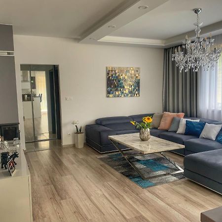 Modern 2 Bed House Near Bratislava With Parking Apartamento Rovinka Exterior foto