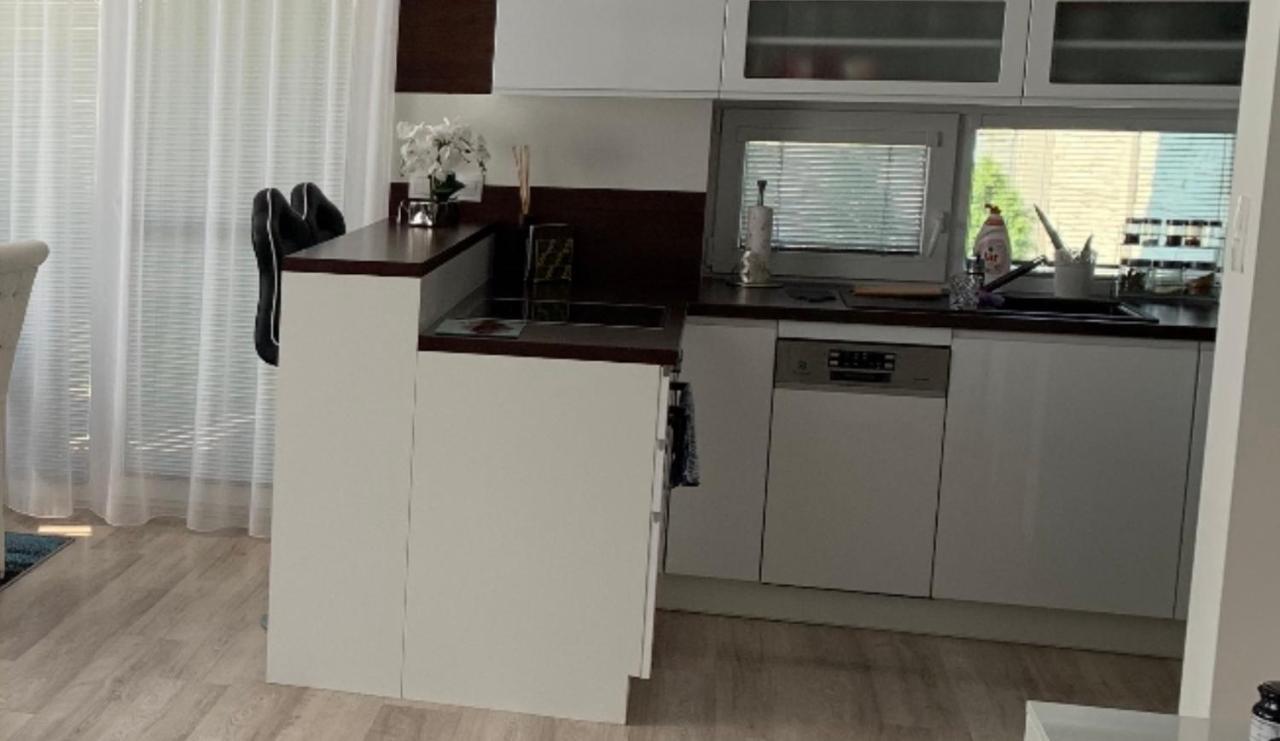 Modern 2 Bed House Near Bratislava With Parking Apartamento Rovinka Exterior foto