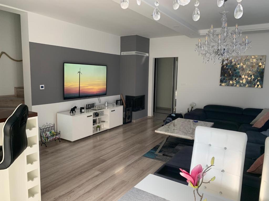 Modern 2 Bed House Near Bratislava With Parking Apartamento Rovinka Exterior foto